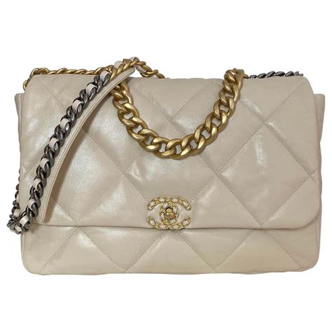 beige chanel vanity bag|chanel makeup bag 2020.